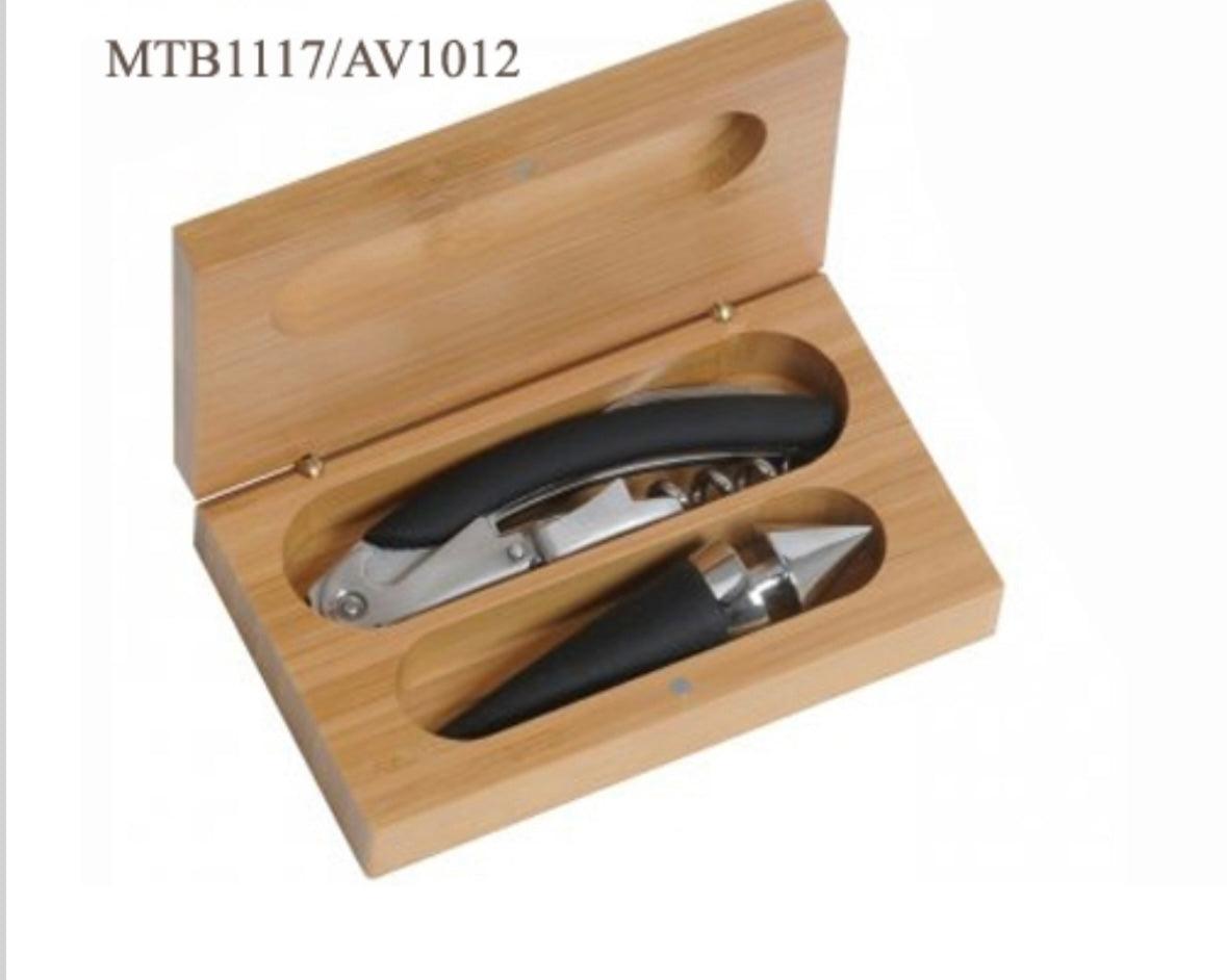 Cavatappi e tappo in cofanetto legno cm.13x8x3