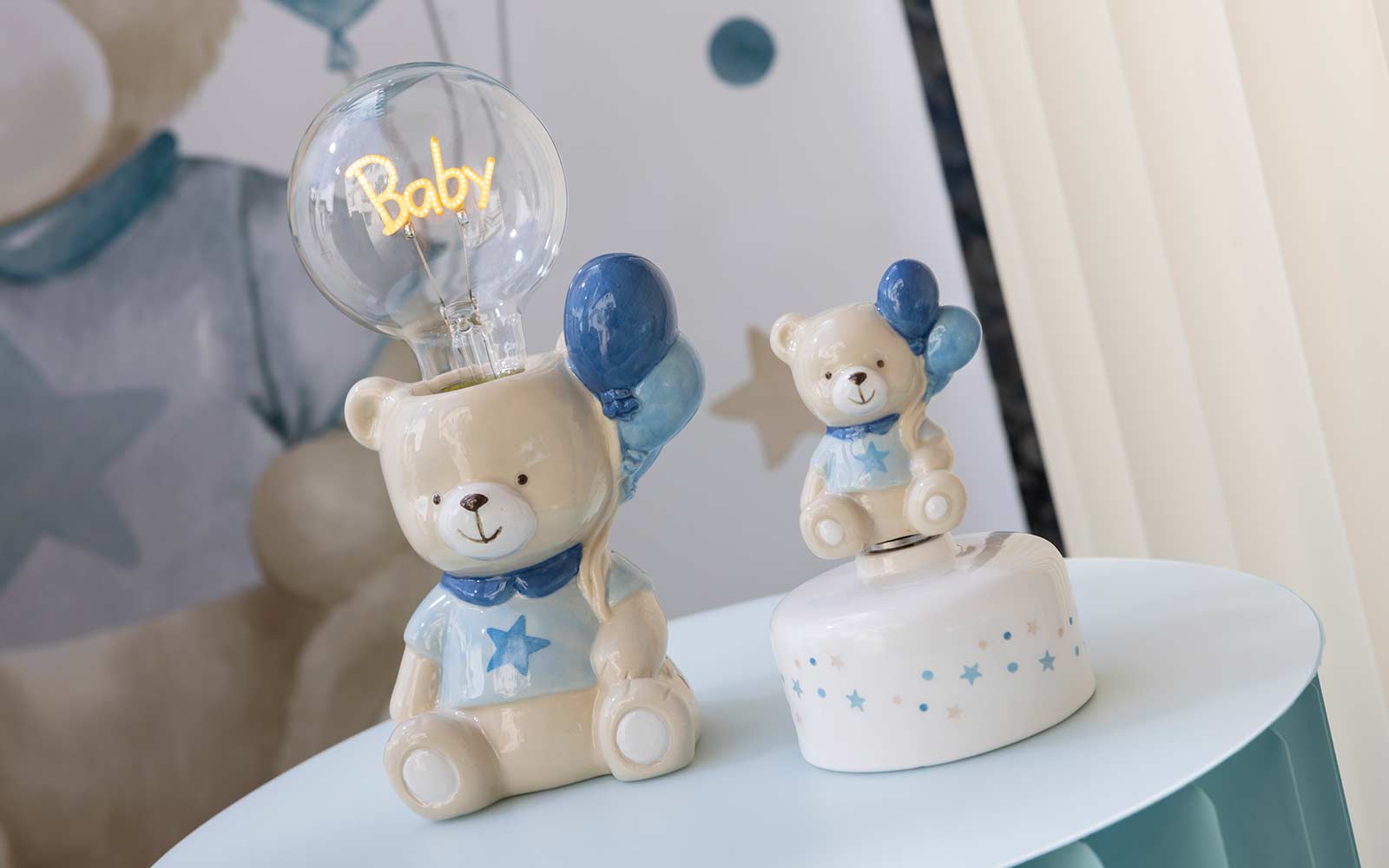 Lampada ceramica ORSETTO PALLONCINI CELESTE cm.21,5  Cupido & co